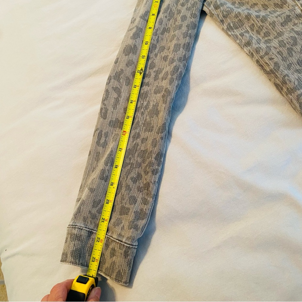 Kut from Cloth Gray Animal Leopard Print Denim Jacket - Picture 14 of 15
